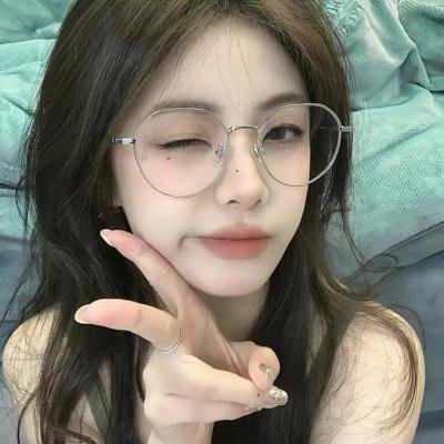 新婚夜，傻子老公抱紧了我